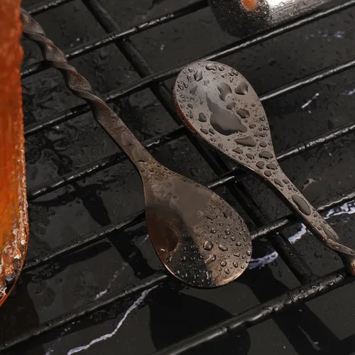 Vista 4 de AnSaw - Cuchara de cóctel de acero inoxidable de 10 pulgadas con mango de hoja, negra - Perfecta para mezclar y estratificar bebidas en vasos altos
