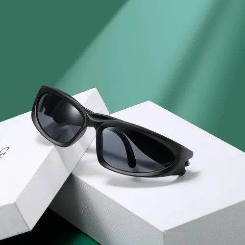 Vista 2 de Gafas de sol deportivas envolventes para hombres y mujeres, marco grueso ovalado de moda, de plástico ligero y duradero para exteriores UV400