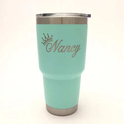 Vista 3 de Yeti Rambler - Vaso de acero inoxidable grabado personalizado con nombre de tiara de princesa, no es una calcomanía