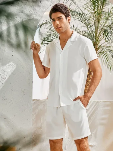 Vista 4 de MakeMeChic Conjunto de camisa y pantalones cortos de manga corta con botones para hombre de 2 piezas
