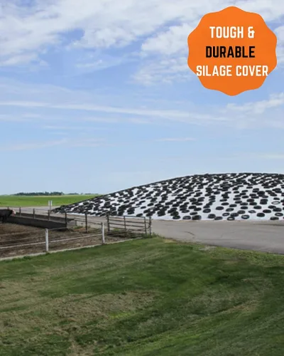 Vista 4 de Farm Plastic Supply - Cubierta de ensilaje reforzada con cuerda negra/blanca - 6 mil - (25' x 10') - Plástico de polietileno resistente