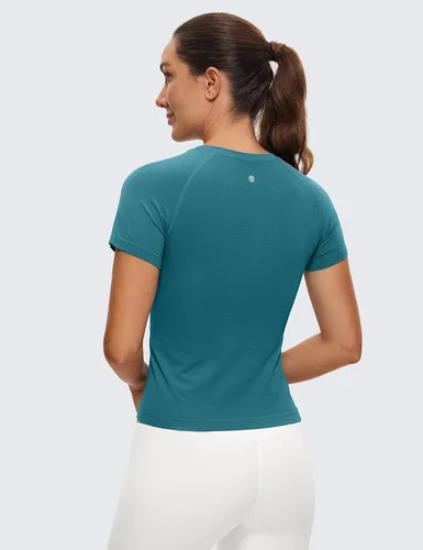 Vista 2 de CRZ YOGA Camisetas de entrenamiento sin costuras para mujer, transpirables, de manga corta, para gimnasio, correr, yoga, atléticas