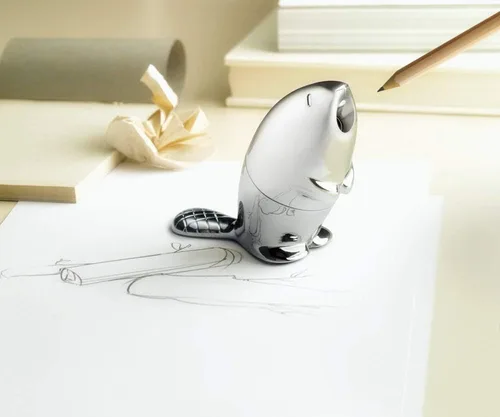 Vista 4 de Alessi Kastor RT02 - Sacapuntas de diseño, Zamak cromado, pulido espejo