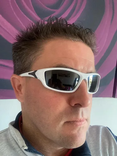 Vista 3 de FEISEDY Gafas de sol deportivas polarizadas clásicas para hombre conducción nocturna lentes amarillas ciclismo pesca conducción B2674