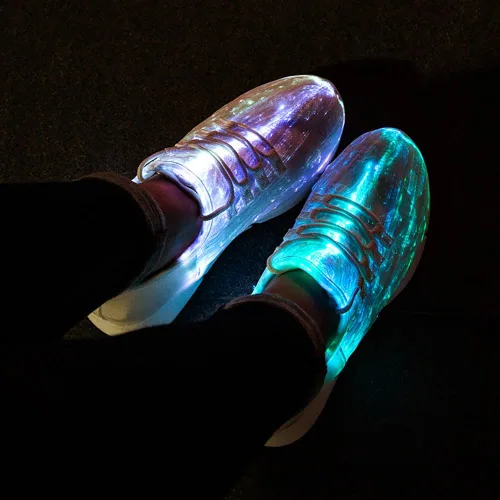 Vista 6 de 7iPupas Zapatos con luz LED de fibra óptica para niños, hombres y mujeres, tenis ligeros con carga USB, zapatos de fiesta brillantes de EE. UU