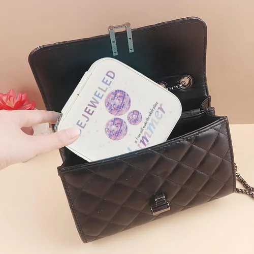 Vista 4 de Taylor Joyero Swiftie Merch, pequeño joyero para fanáticos de TS, regalos para amantes de la música, estuche de joyería portátil para anillos