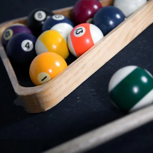 Vista 6 de TOPZEA Paquete de 2 estantes de madera para bolas de billar, juego de estantes triangulares de madera maciza de 8 bolas de diamantes de 9 bolas