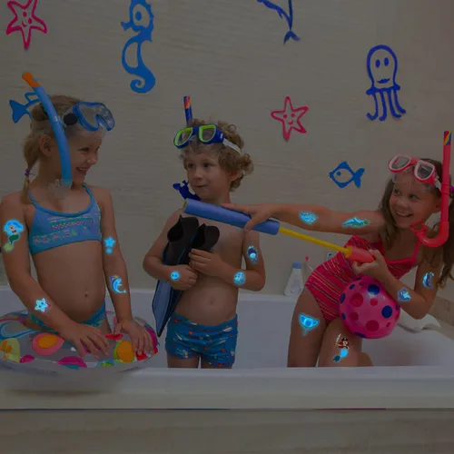 Vista 5 de Partywind Tatuajes temporales azules luminosos bajo el mar para niños, 170 estilos que brillan en el océano, playa, piscina, fiesta de cumpleaños