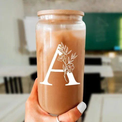 Vista 6 de SANDJEST Regalos con monograma para mujer, taza de vidrio con inicial, monograma A, taza de café de 16 onzas con tapa y pajita, iniciales