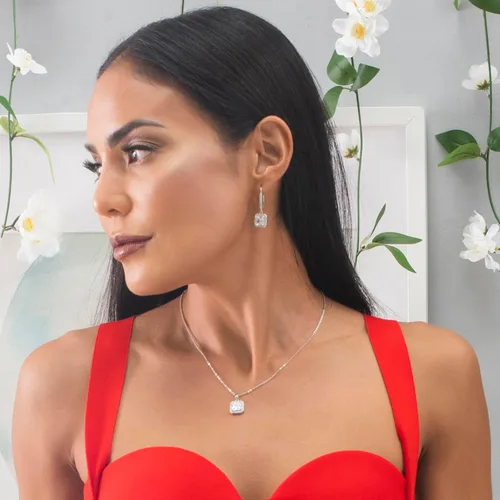 Vista 6 de Cate & Chloe Ivy Faithful Aretes de gota chapados en oro de 18 quilates con circonita cúbica, aretes chapados en oro para mujer, aretes colgantes