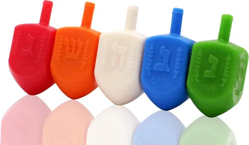 Vista 2 de The Dreidel Company Paquete de 10 Dreidels de Hanukkah de plástico multicolor con transliteración en inglés, incluye tarjetas de instrucciones