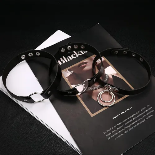 Vista 7 de UBGICIG Gargantilla negra de piel sintética para mujer, gargantilla gótica punk ajustable, collar de corazón de roca, accesorio de disfraz