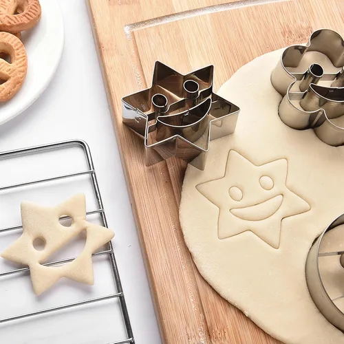 Vista 4 de Cortadores de galletas de acero inoxidable para hornear moldes de galletas para hornear metal, herramientas de modelado de cocina, 4 piezas