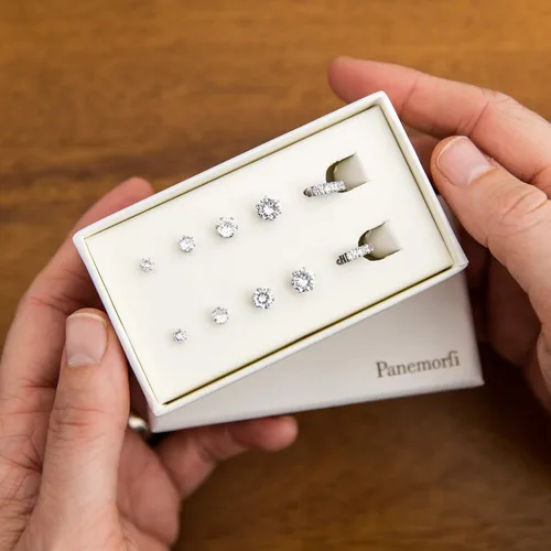 Vista 2 de PANEMORFI EXQUISITE - Juego de aretes de acero quirúrgico 316L y aro de circonita cúbica TRUETest hipoalergénicos para pieles sensibles mujeres