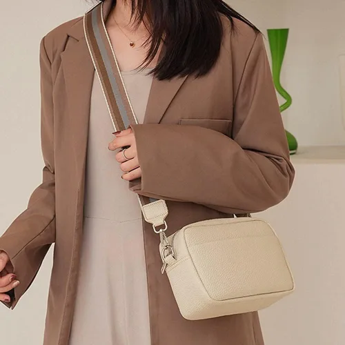 Vista 6 de JQWSVE Bolsos cruzados para mujer, bolso cruzado de moda para cámara, bolso cruzado de cuero genuino, bolso cruzado con correa de guitarra, bolso