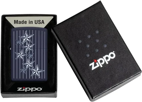 Vista 45 de Zippo encendedores con la bandera de EE. UU.