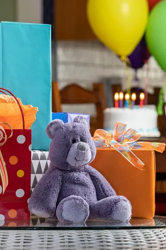 Vista 4 de Mary Meyer Juguete suave de peluche del zoológico de malvaviscos de peluche, 13 pulgadas, oso de bayas Berry Bear