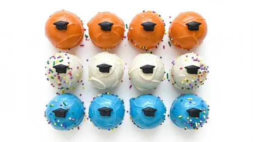 Vista 9 de NCS Gránulos comestibles de caramelo en forma de gorra de graduación – Decoración de cupcakes, pasteles y galletas, 7 onzas Gorra Grad Negra