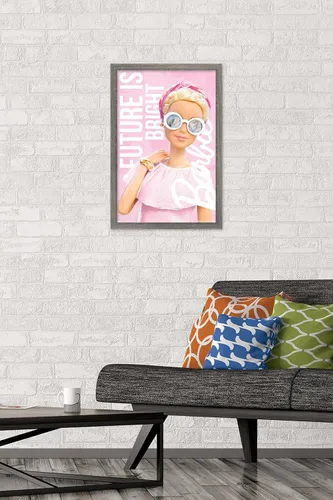 Vista 2 de Mattel Barbie - Póster de pared Future is Bright, 22.4 pulgadas de largo x 14.7 pulgadas de ancho, versión enmarcada de madera de granero