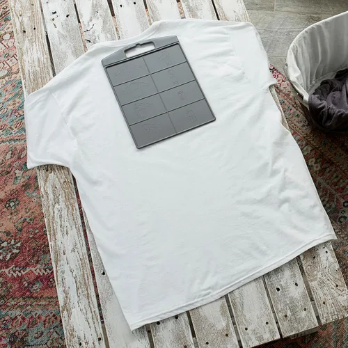 Vista 2 de Household Essentials 195 Tabla para doblar camisas para lavandería Dobla camisetas, polos y camisas de vestir, negro (paquete de 10)