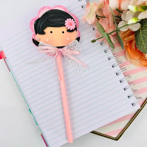 Vista 6 de Adorno hecho a mano para lápiz, adorno para bolígrafo, para niños y amantes de la escritura, aplique en goma eva. adorable adorno de niña