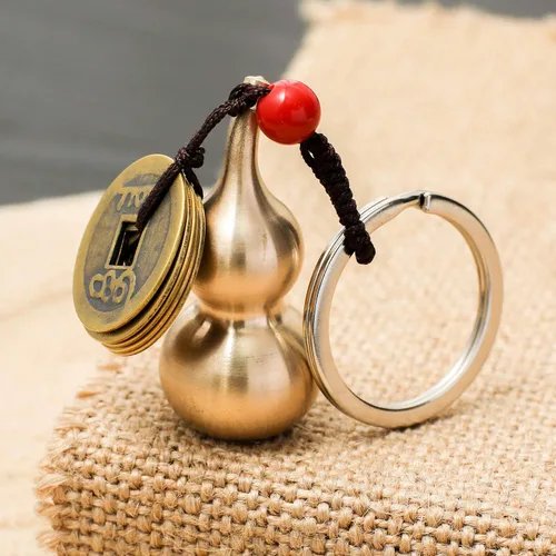 Vista 2 de Monedas de Feng Shui con llavero de latón Calabash Wu Lou para viajes de longevidad, con seguridad, riqueza, porsperidad, éxito y buena suerte