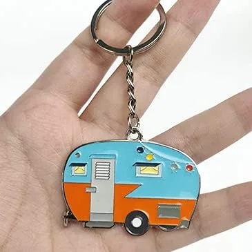 Vista 8 de Llavero de casa rodante con texto en inglés "Happy RV", llavero para parejas, regalo para hombres y mujeres, accesorios de campamento, paquete de 2