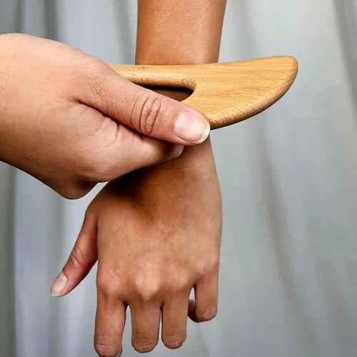 Vista 3 de DAILY CONCEPTS Herramienta Gua Sha de cuerpo de madera, la herramienta Gua Sha de cuerpo de madera aumenta el drenaje linfático y aumenta