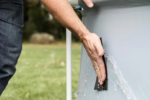 Vista 5 de T-REX Cinta impermeable para superficies húmedas o ásperas / sucias, incluyendo bajo el agua, fugas, reparación de mangueras y más, color negro, 1