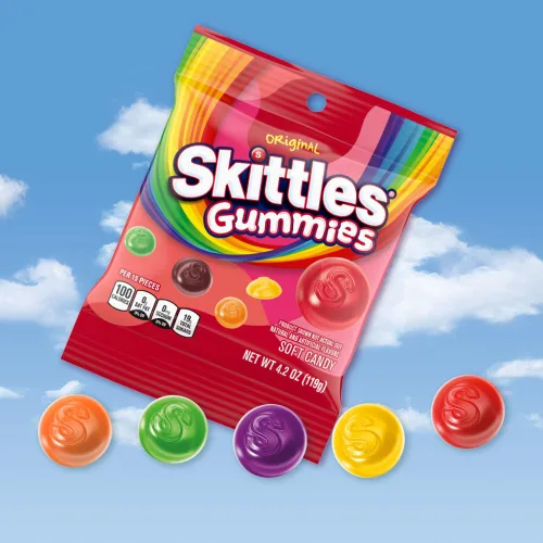 Vista 3 de SKITTLES Gummies Original Fruity Gummy Candy, bolsas de 4.2 onzas, paquete a granel de 12 snacks