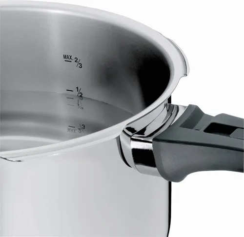 Vista 11 de WMF Perfect Rapid Cooker - Olla de cocción rápida (7.1 in de diámetro, 2 litros y medio, con protección contra llamas), acero inoxidable