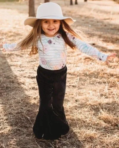 Vista 7 de GOOCHEER Pantalones de mezclilla rasgados con volantes y parte inferior acampanada, pantalones de mezclilla rasgados para niños pequeños