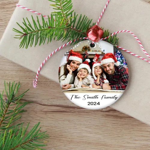 Vista 5 de Adorno de Navidad con foto personalizada 2024 con texto, adorno de Navidad personalizado para familiares, niños, amigos, parejas, bodas, recuerdos