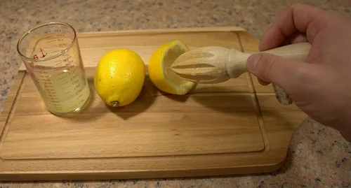 Vista 7 de efo Exprimidor de limón de madera - Exprimidor de cítricos y exprimidor de mano - Escariador de madera Good Grips para limones, limas y naranjas
