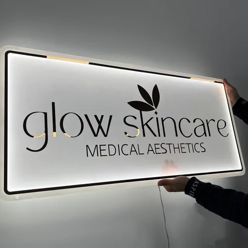 Vista 2 de Letrero LED con logotipo personalizado, letrero acrílico personalizado, letreros de negocios personalizados Logotipo de negocio personalizado