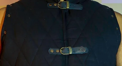 Vista 3 de Gambeson - Abrigo acolchado grueso y tejido de algodón de Armadura