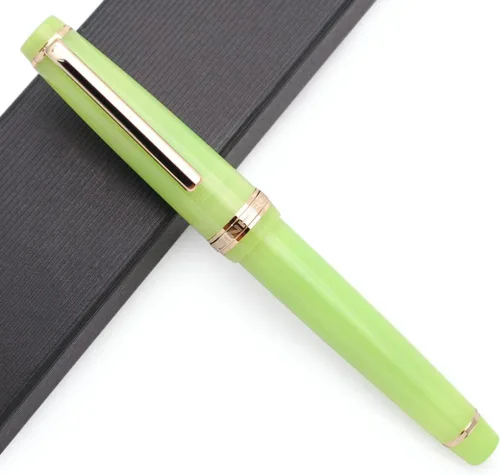 Vista 17 de Pluma estilográfica JINHAO 82 con clip dorado (plumín F 0.5mm, verde aguacate)