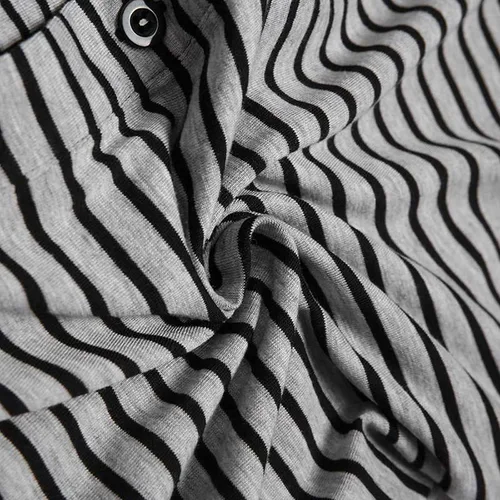 Vista 4 de Sudadera con botones y estampado a rayas para hombre, manga larga, cuello en V, suave, ropa de dormir para mujer