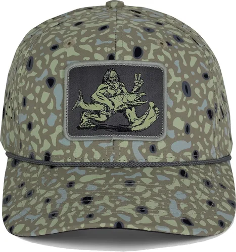 Vista 9 de Paramount Outdoors Big Foot Squatch Gorra de rendimiento para pesca con cuerda, perforación láser, cierre de presión Negro