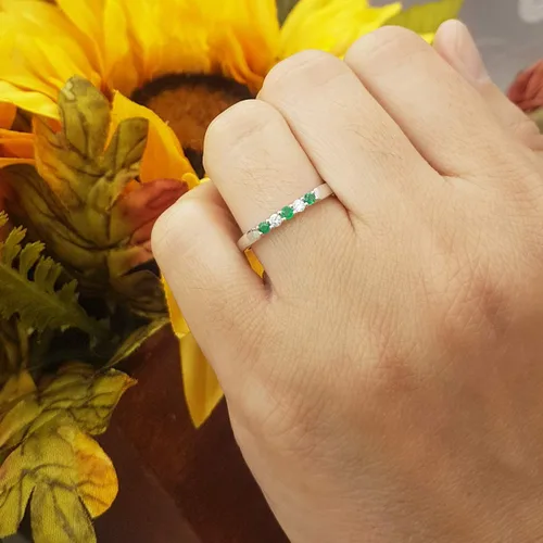 Vista 8 de Dazzlingrock Collection Piedra preciosa redonda alternativa con anillo de boda de 5 piedras de diamante blanco para mujer