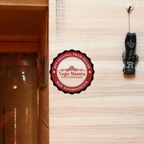 Vista 2 de Yogic Mantra Nazar Battu - Muñeco vudú para colgar en la pared de Shani Bahuli (tamaño aproximado de 4 pulgadas), muñeco vudú negro sagrado Nazar