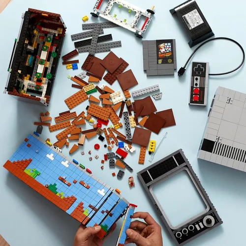 Vista 3 de LEGO Super Mario Nintendo Entertainment System 71374 Set de Construcción de Juego, Kits de Modelo para Adultos para Construir, Actividad Creativa