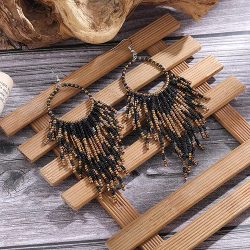 Vista 6 de DoreenBow Aretes largos de borla con cuentas bohemias, aretes colgantes hechos a mano con cuentas de semillas