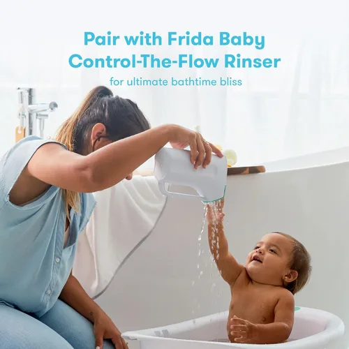 Vista 7 de Frida Baby Kit de baño 4 en 1 Grow-with-Me y Control The Flow Rinser Cup Bath Time