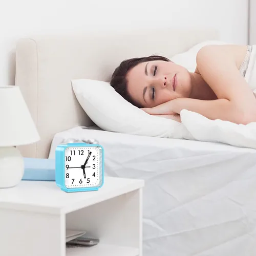 Vista 8 de AMIR Reloj Despertador Analógico, Reloj Pequeño Silencioso Sin Tic Tac, Reloj Despertador de Viaje con Función de Repetición y Luz, Sonidos