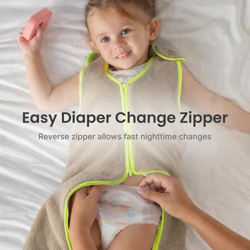 Vista 5 de Baby Deedee Sleep Nest - Saco de dormir de forro polar para bebé, gris, 6-18 meses Patented shoulder snaps and full-length zipper support easy
