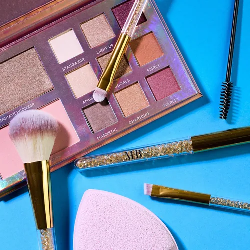Vista 5 de Juego de 10 brochas de maquillaje profesionales con piedras preciosas brillantes doradas, cepillos profesionales de cerdas suaves para uso diario