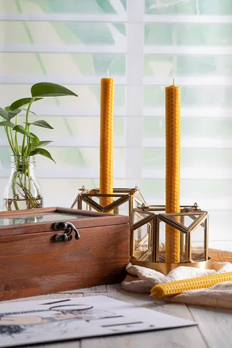 Vista 2 de Velas cónicas hechas a mano de cera de abeja pura de Taiwán (Fair Trade City, Taipei), 8 pulgadas, olor a miel sutil natural, cono taiwanés