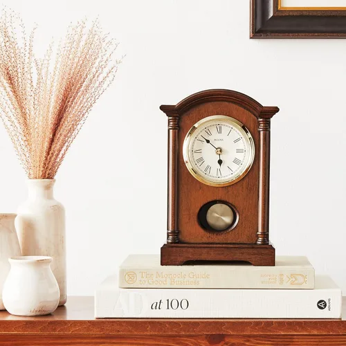 Vista 2 de Bulova Dalton - Reloj de mesa con péndulo y repetición - Acabado en nogal - Acentos en tono dorado