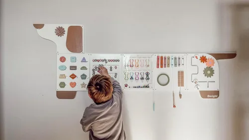 Vista 7 de Beright Paneles de Pared de Actividad para Perros con Tableros Ocupacionales, Juguetes Sensoriales Montessori, Centro de Actividades de Aprendizaje
